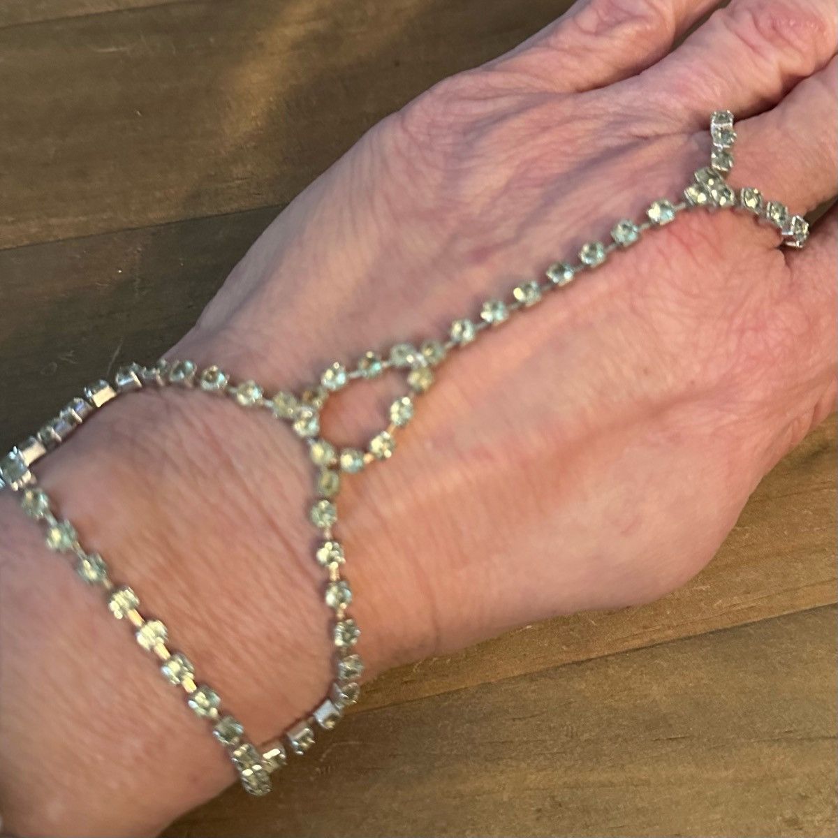 Other Light green rhinestone tennis hand chain bracelet Size ONE SIZE - 3 Thumbnail