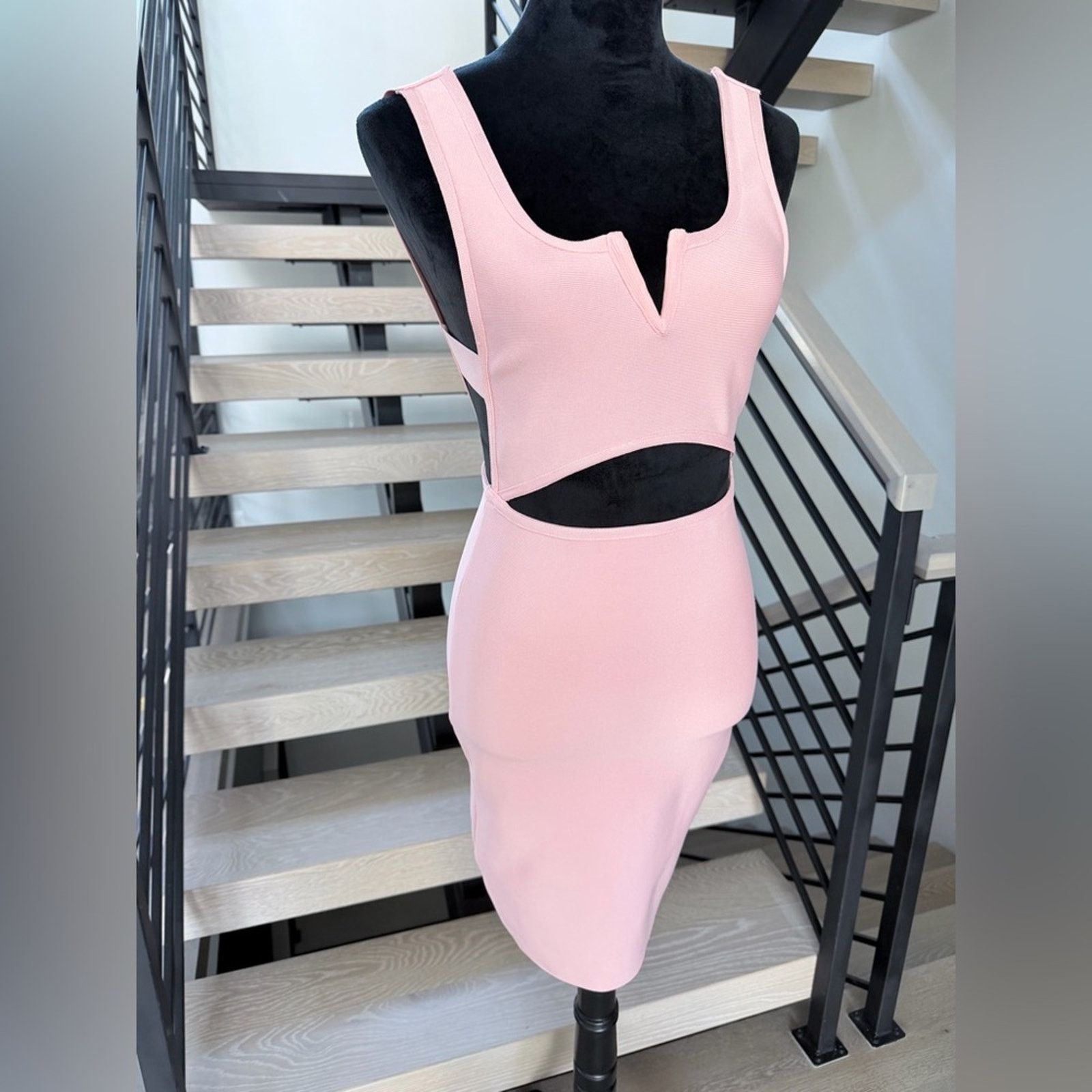 Other New Chic Bodycon Backless Dusty Pink Dress size S Size S / US 4 / IT 40 - 6 Thumbnail