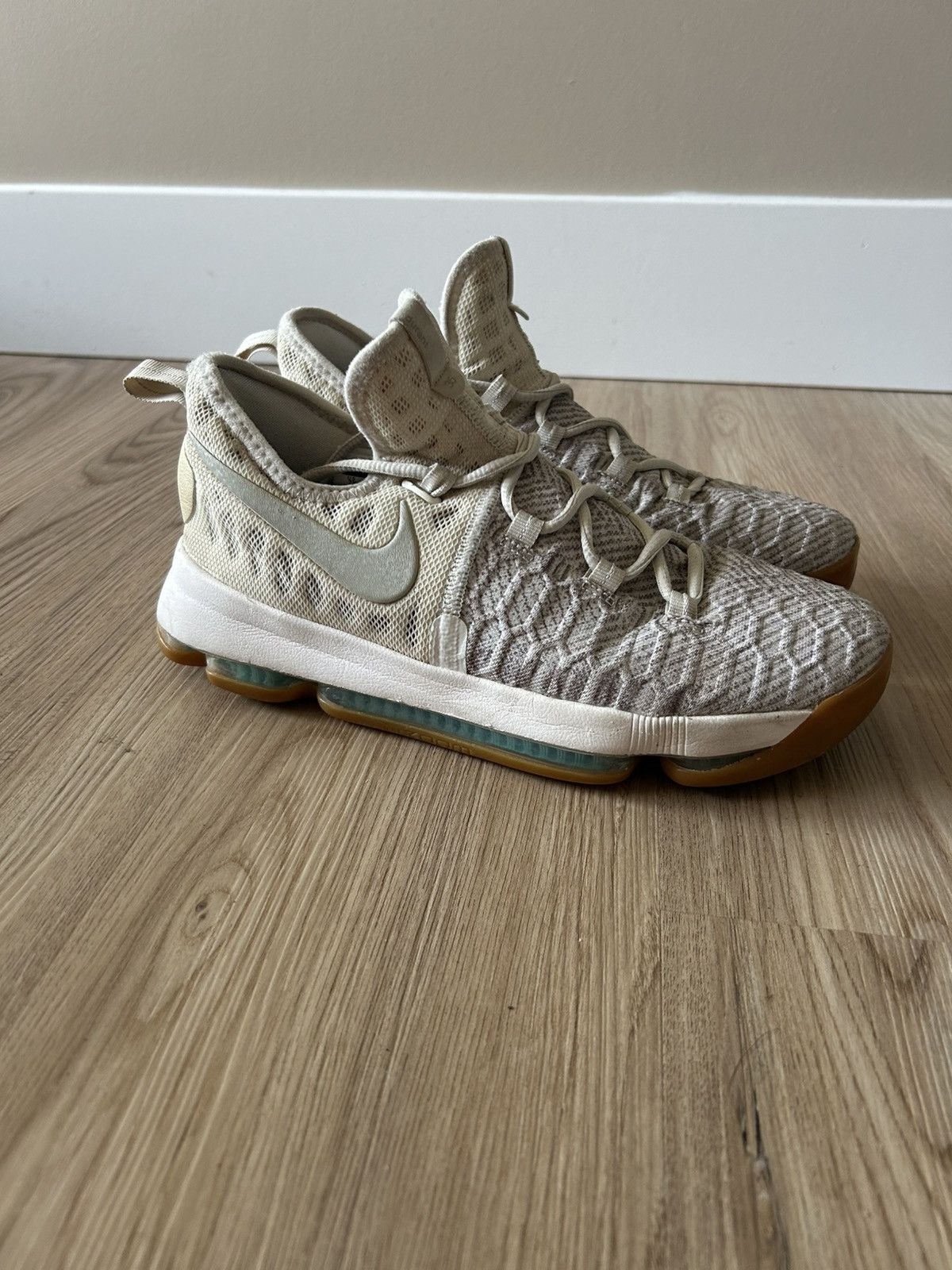Nike 2016 Nike KD Kevin Durrant Basketball Shoes Size US 7 / EU 40 - 1 Thumbnail
