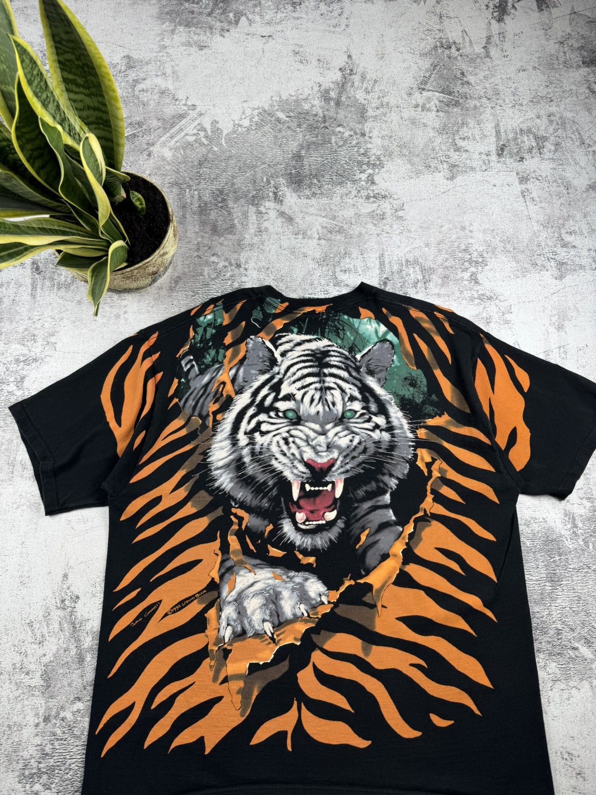 Liquid Blue Vintage Liquid Blue 1995 Tiger Over Print John Connel 90s Humor USA T Shirt Tee Size US XL / EU 56 / 4 - 16 Thumbnail