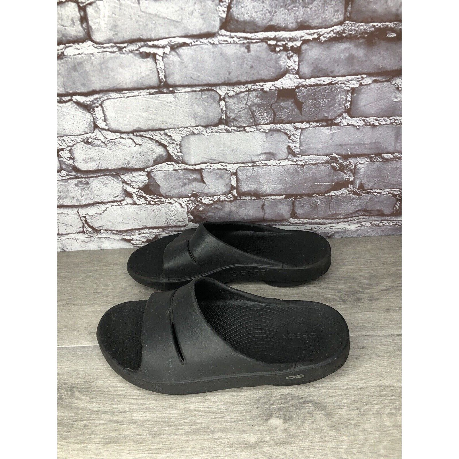 Other OOFOS Black Rubber Lightweight Recovery Slides Sandals Women Size US 10 / IT 40 - 15 Thumbnail
