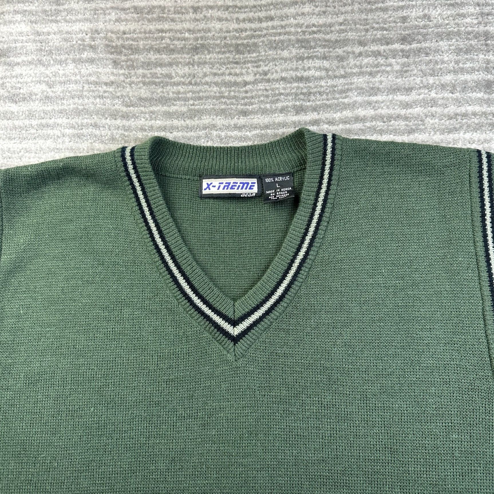 Vintage VINTAGE Xtreme Gear Sweater Vest Mens Large Green 80s 90s Tennis Golf Y2K - Vest, Sleeveless, V-Neck, All Seasons, Green, Regular Fit Mens Size US L / EU 52-54 / 3 - 3 Thumbnail