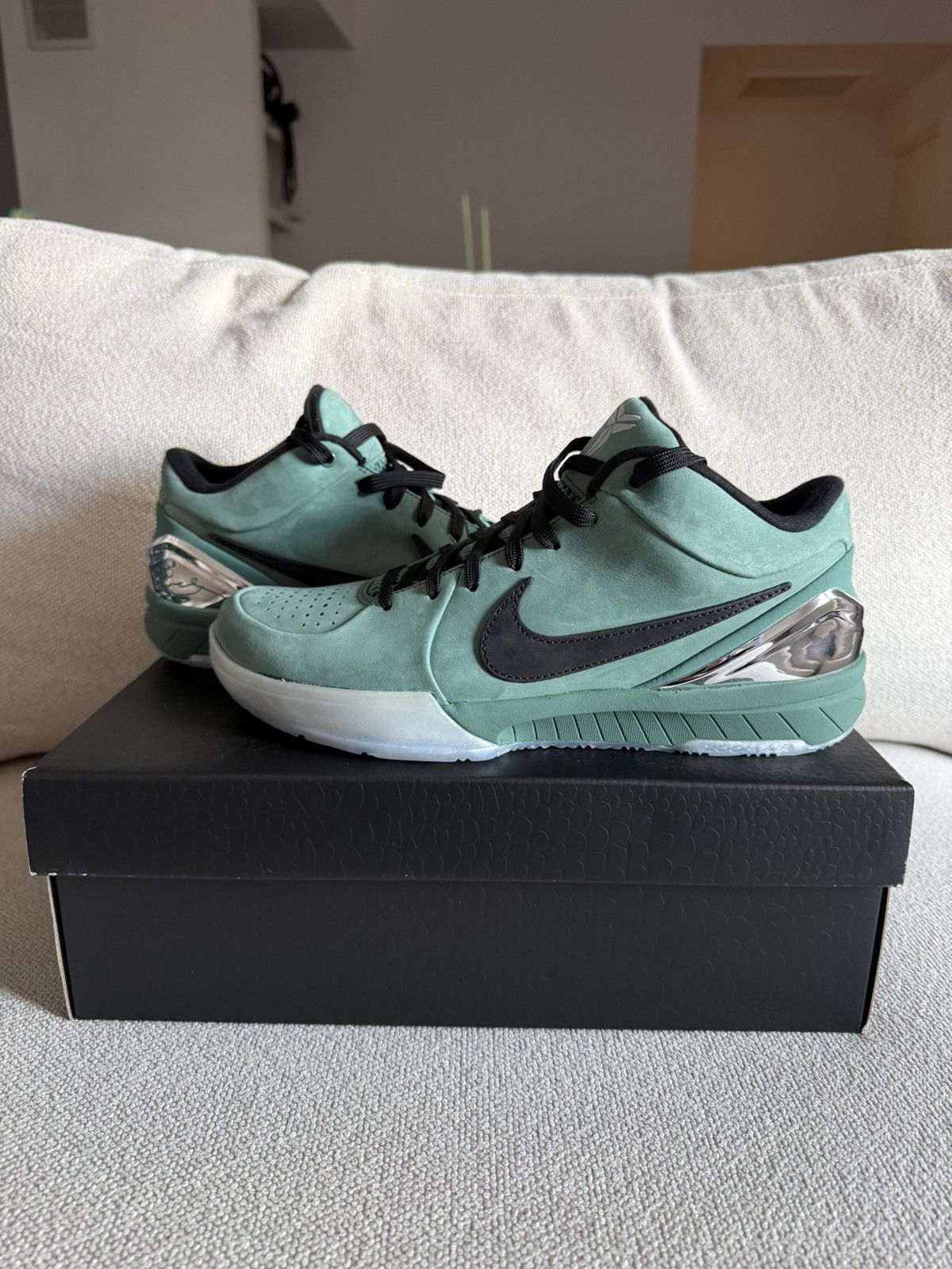 Nike Nike Kobe 4 Protro Girl Dad Size US 8.5 / EU 41-42 - 1 Thumbnail