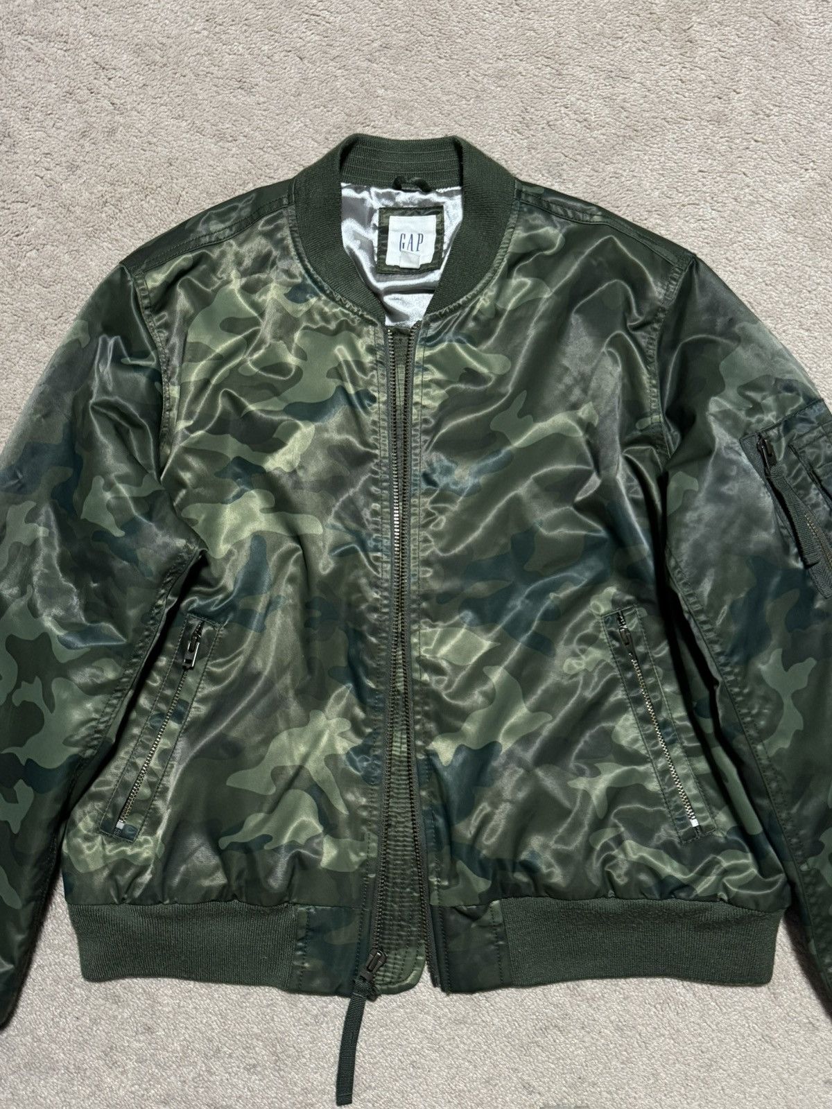 Gap Gap Cropped Bomber Jacket Woodland Camo Size US M / EU 48-50 / 2 - 2 Thumbnail