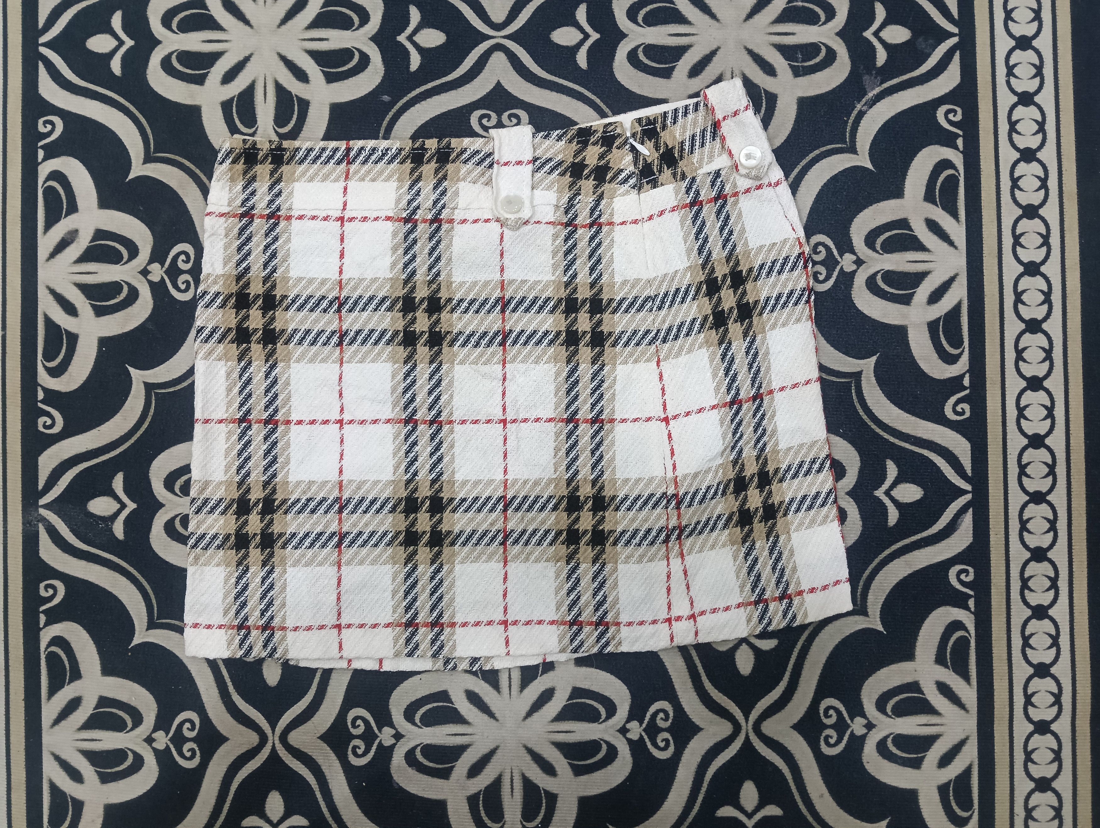 Burberry Vintage Burberry Nova Check Skirt Size 38" / US 16 / IT 52 - 1 Thumbnail
