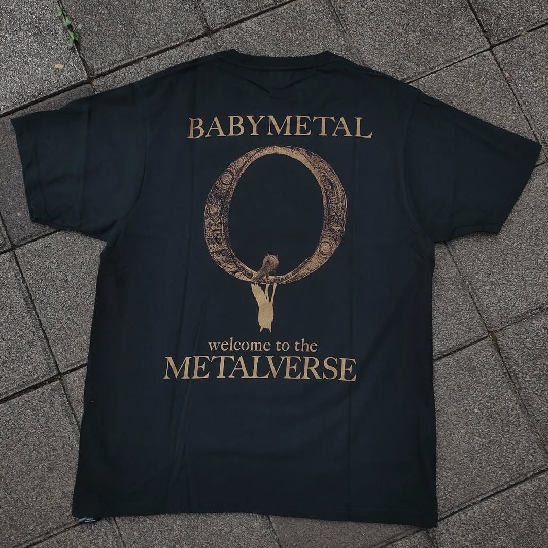 Band Tees BABYMETAL The One 2023 Gold Version Tee Size US L / EU 52-54 / 3 - 4 Thumbnail