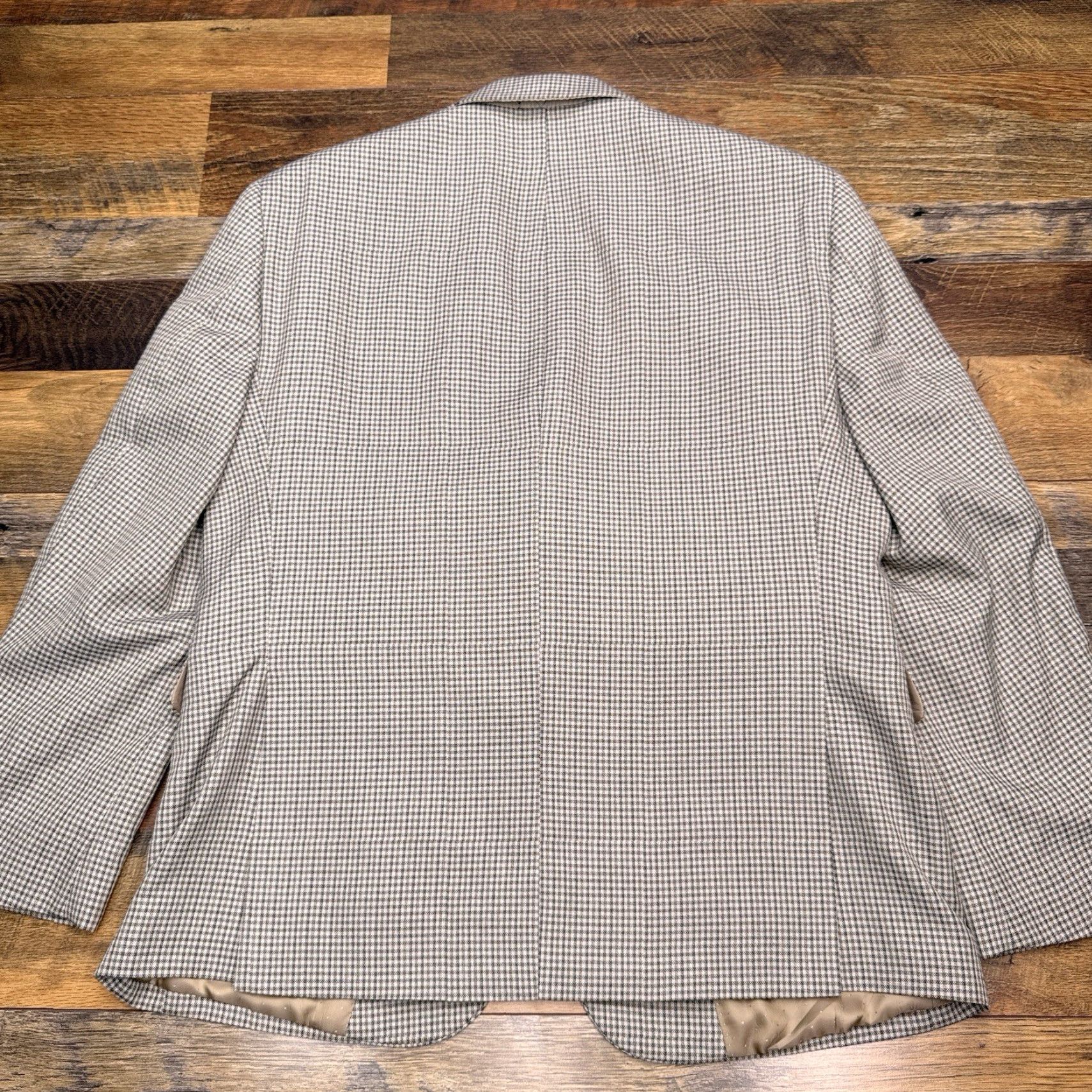 Tommy Hilfiger Tommy Hilfiger Sport Coat Blazer 42 Short Plaid Gray Mens Regular - Notch Lapel, Double-Vented, Two-Button Front, Inner Pockets, Dry Clean, New Size US 42 / EU 58 - 2 Thumbnail