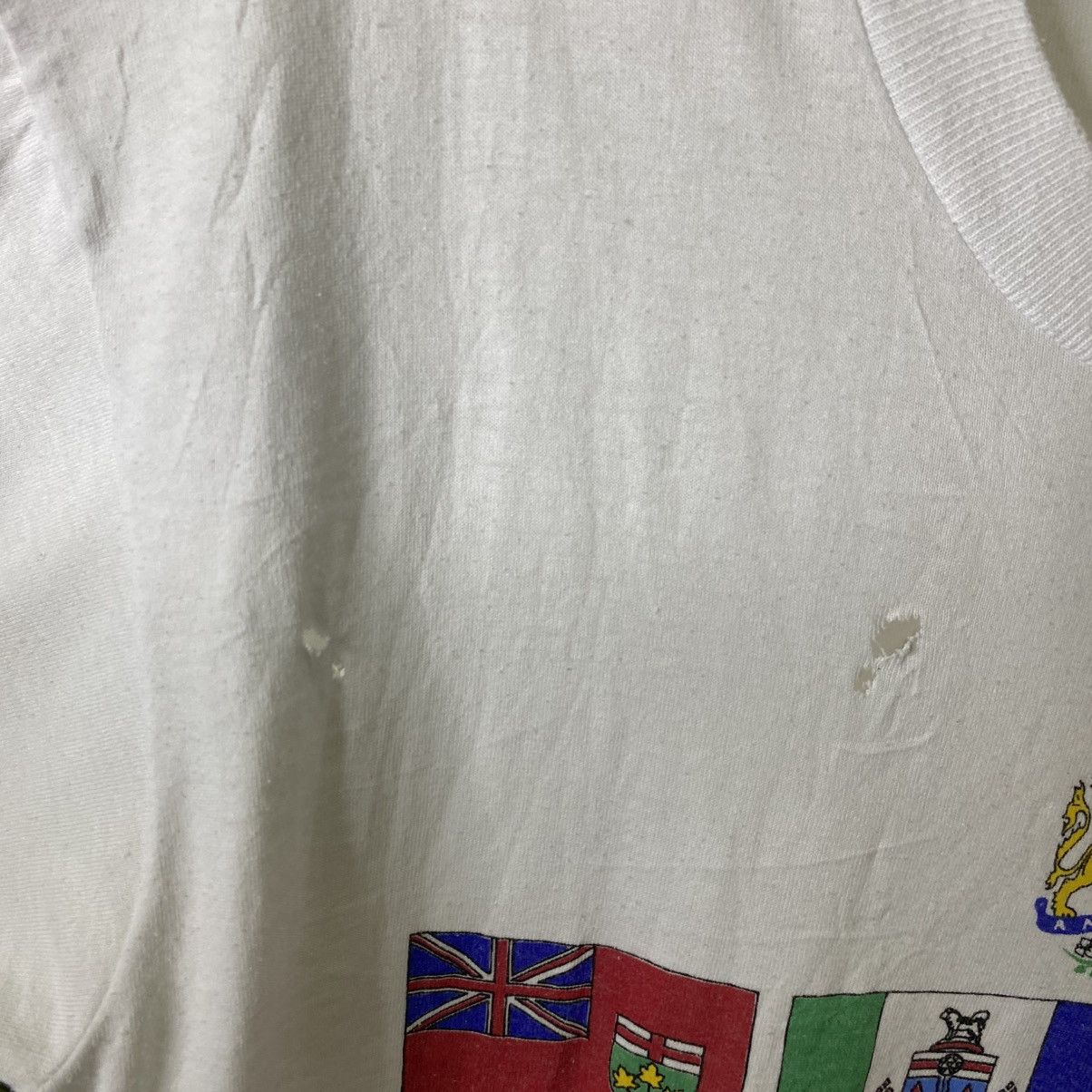 Vintage Vintage 80s Canada Vancouver Distressed T Shirt Size US M / EU 48-50 / 2 - 3 Thumbnail