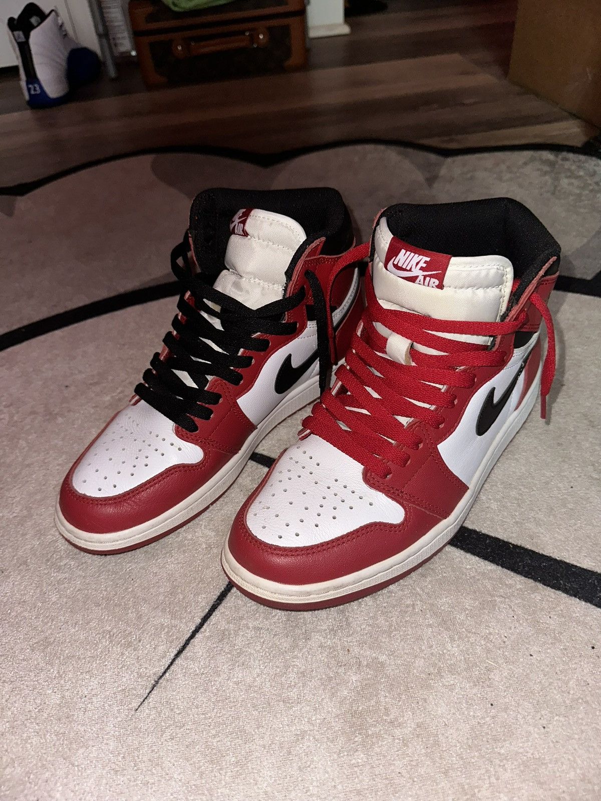 Jordan Brand Jordan 1 Retro Chicago 2015 Size US 8.5 / EU 41-42 - 3 Thumbnail