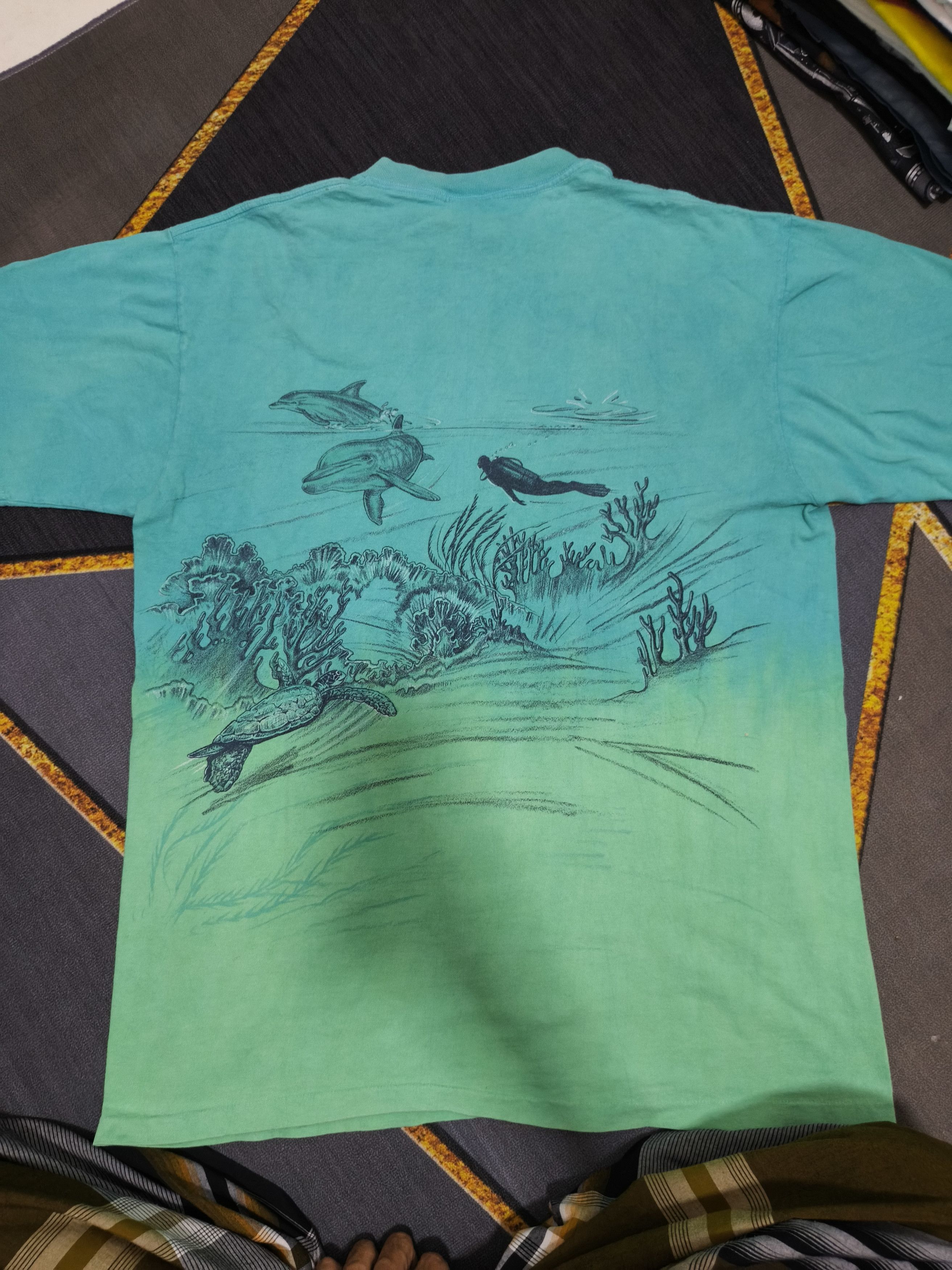 Ron Jon Surf Shop Vintage 90s Ron Jon T-Shirt – Ocean Diver Dolphin Graphic Size US L / EU 52-54 / 3 - 3 Thumbnail