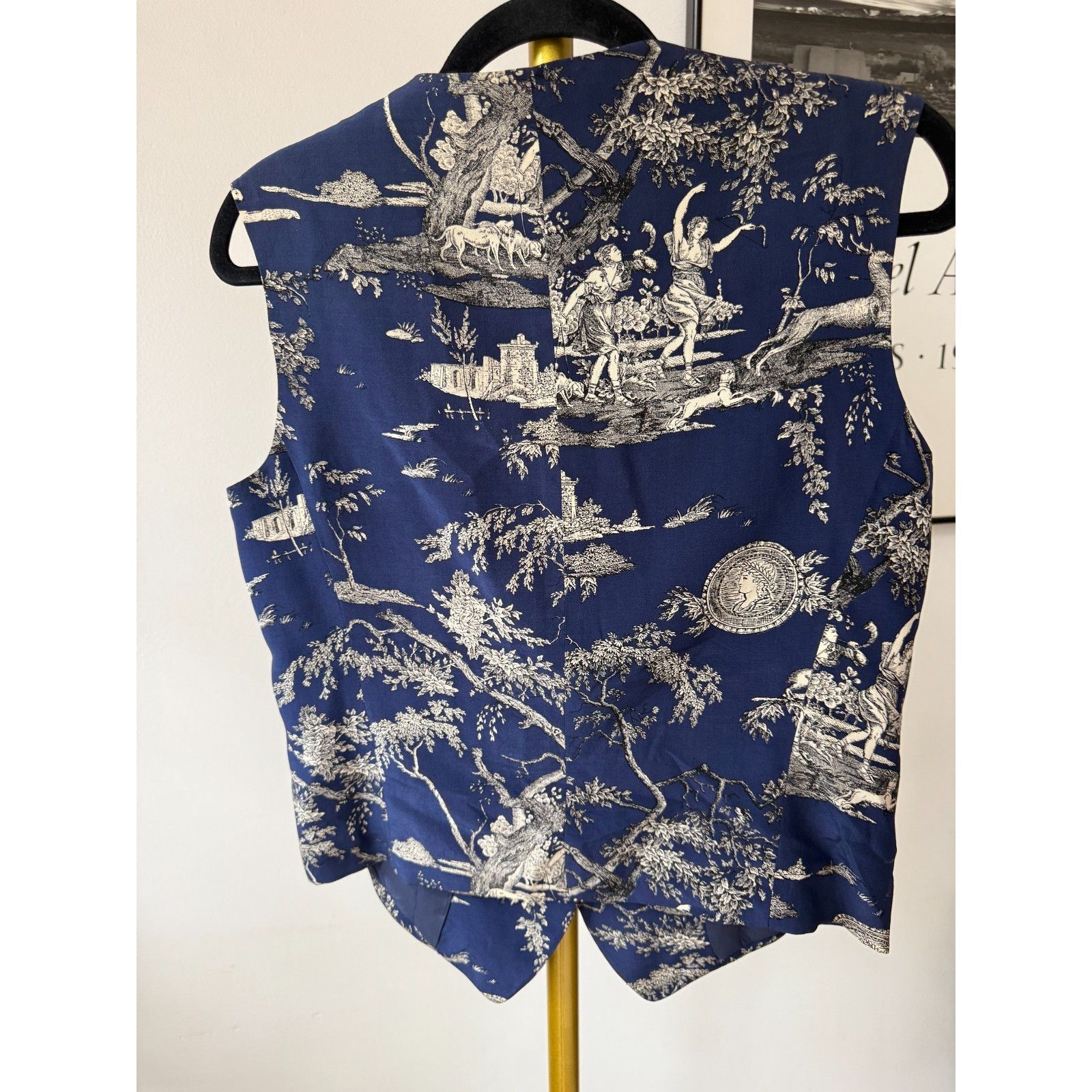 J.McLaughlin J. McLaughlin Silk Chinoiserie Vest Blue Button Front Print Size S / US 4 / IT 40 - 2 Thumbnail