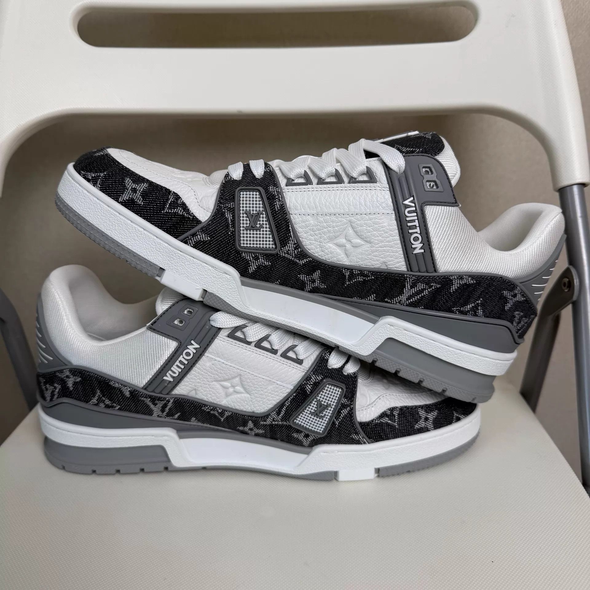 Louis Vuitton LOUIS VUITTON Trainer Low-Top Unisex White-Gray 42.5 Size US 9.5 / EU 42-43 - 6 Thumbnail