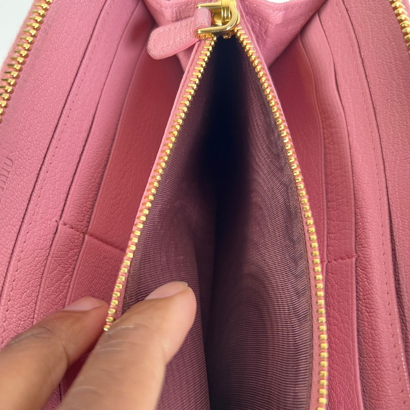 Miu Miu Miu Miu Pink Leather Zip Around Wallet Size ONE SIZE - 6 Thumbnail