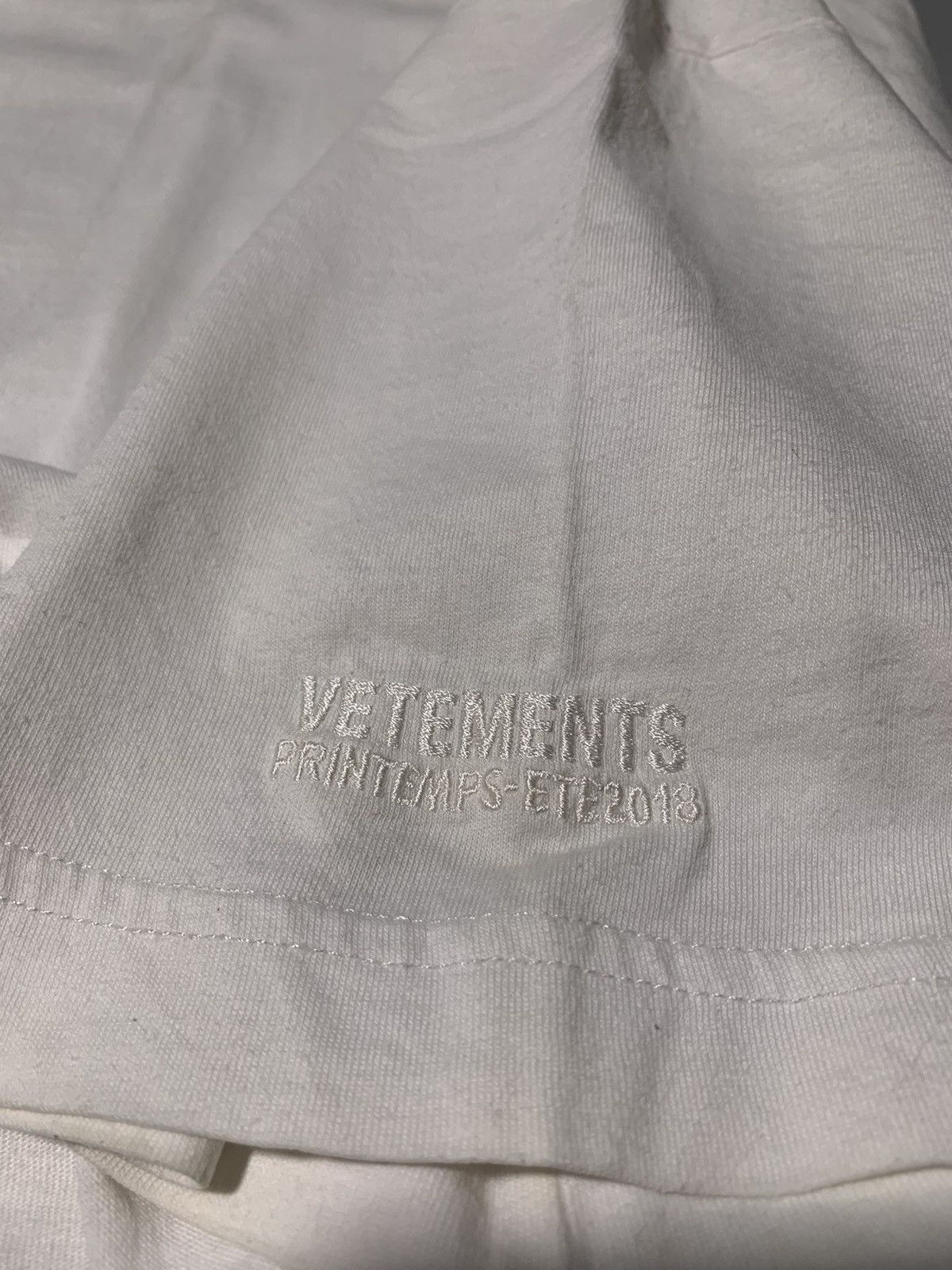 Vetements VETEMENTS STAFF TEE WHITE Size US S / EU 44-46 / 1 - 13 Thumbnail