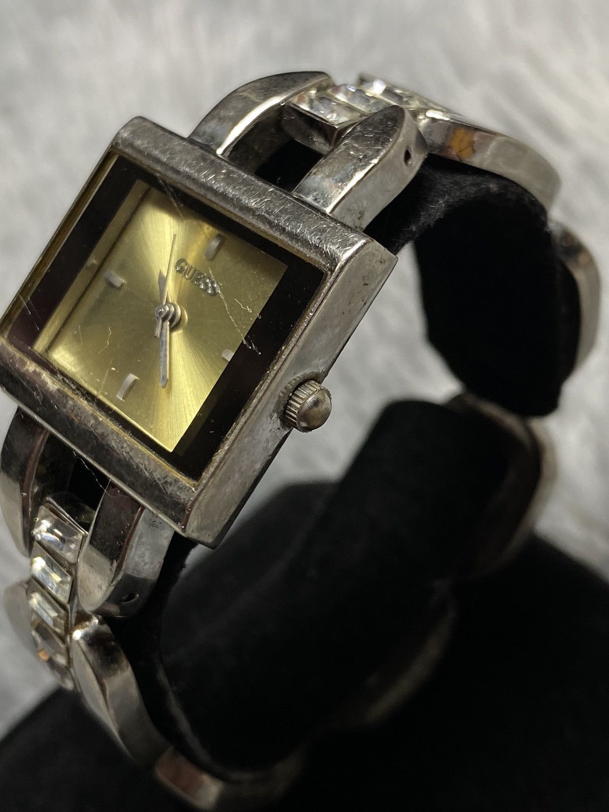 Guess × Japanese Brand × Vintage Golden Radiance Guess Watch | Japanese Brand Size ONE SIZE - 14 Thumbnail