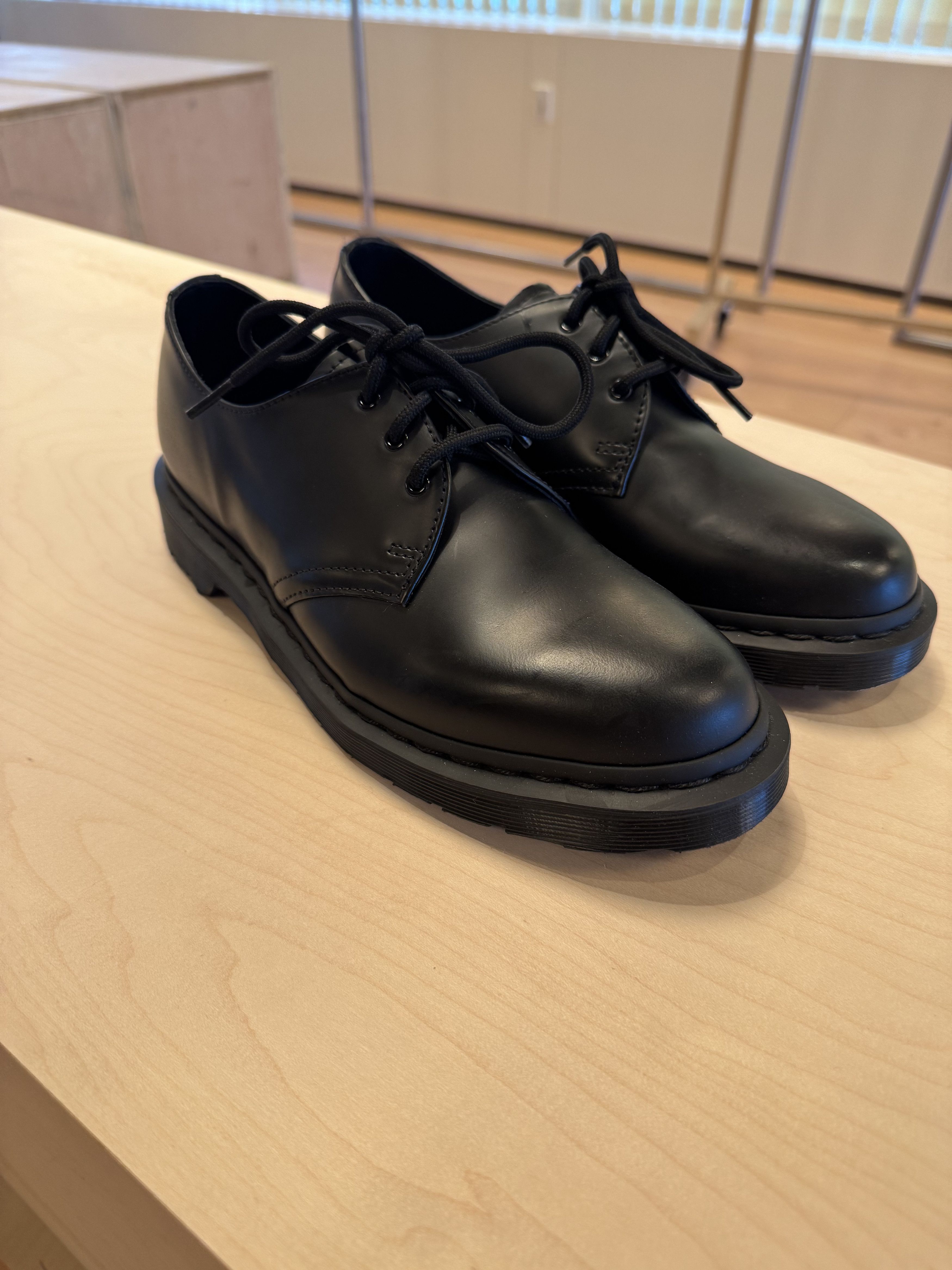 Dr. Martens Smooth leather Oxford shoes Size US 8 / EU 41 - 1 Thumbnail