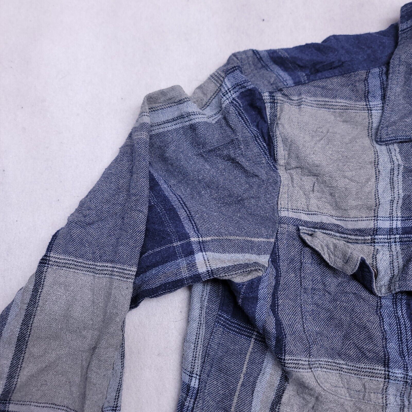 Old Navy Old Navy Buffalo Check Flannel Shirt Mens Size S Blue Gray Size US S / EU 44-46 / 1 - 4 Thumbnail