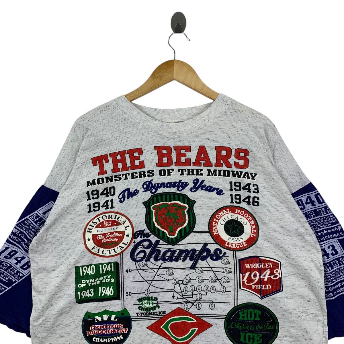 Vintage Vintage CHICAGO BEAR NFL Team The Dynasty Years 1943 T-Shirt Size US XXL / EU 58 / 5 - 2 Thumbnail