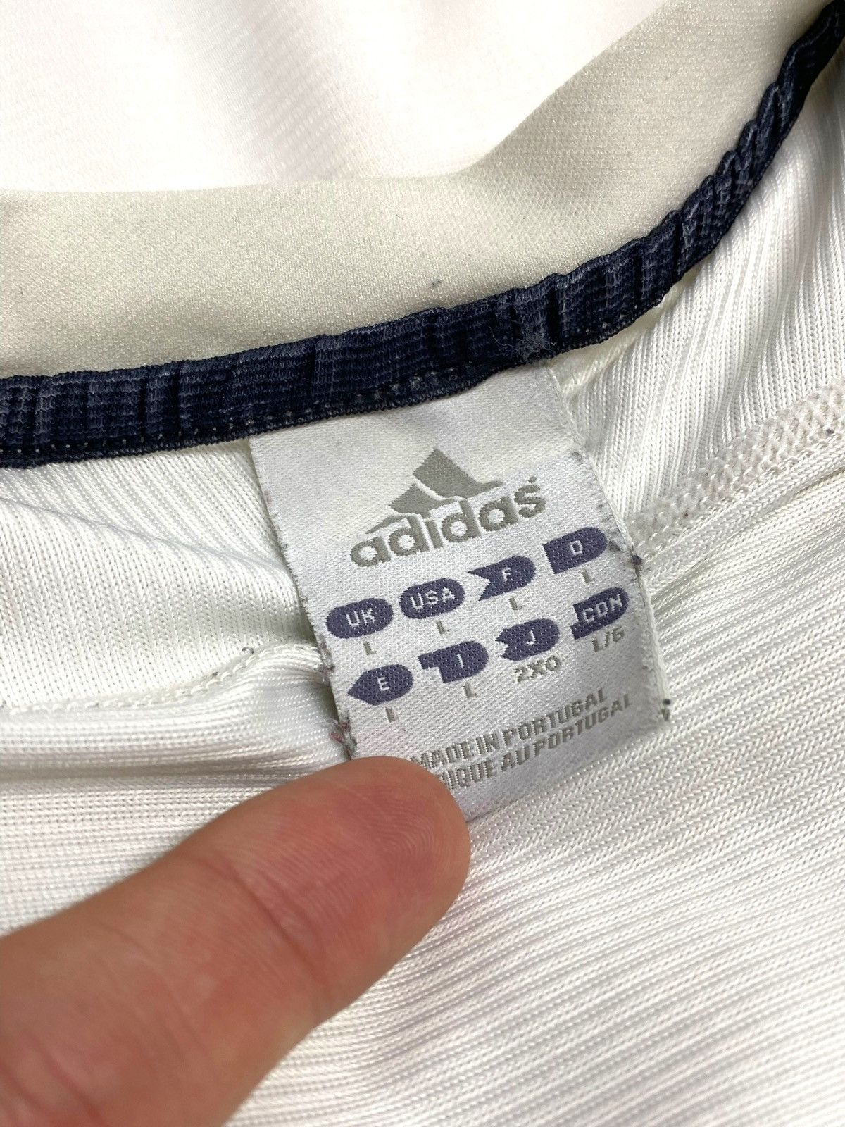 Vintage Vintage Adidas Real Madrid 2003/04 Home Soccer Jersey Size US L / EU 52-54 / 3 - 11 Thumbnail