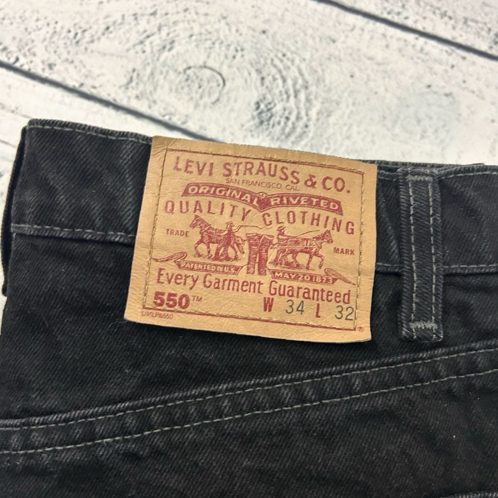 Levi's VINTAGE Levi's 550 Jeans Men's 34x32 Black Denim 5-Pocket Relaxed Slim Tapered 90s Levis 500 Series Mens Size US 34 / EU 50 - 2 Thumbnail
