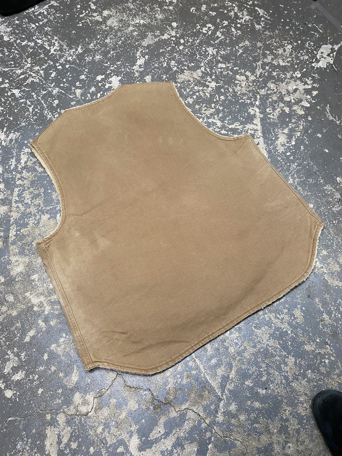 Carhartt × Vintage Vintage Carhartt Sherpa Lined Tan Vest Size US L / EU 52-54 / 3 - 10 Thumbnail