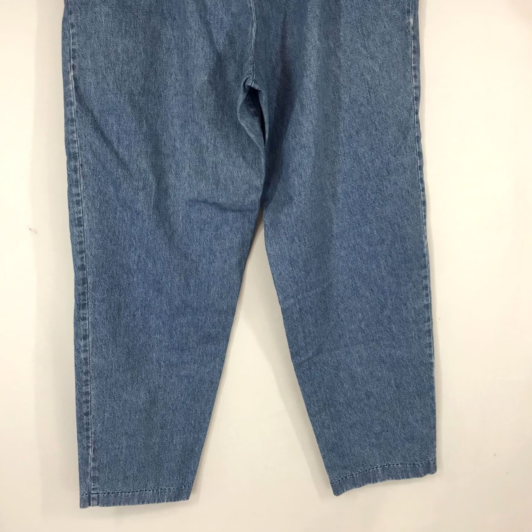 Levi's VINTAGE Levi's - WOMEN'S Jeans - 18 - BLUE DENIM 100% COTTON PLEATED FRONT Size 40" / US 18 - 6 Thumbnail
