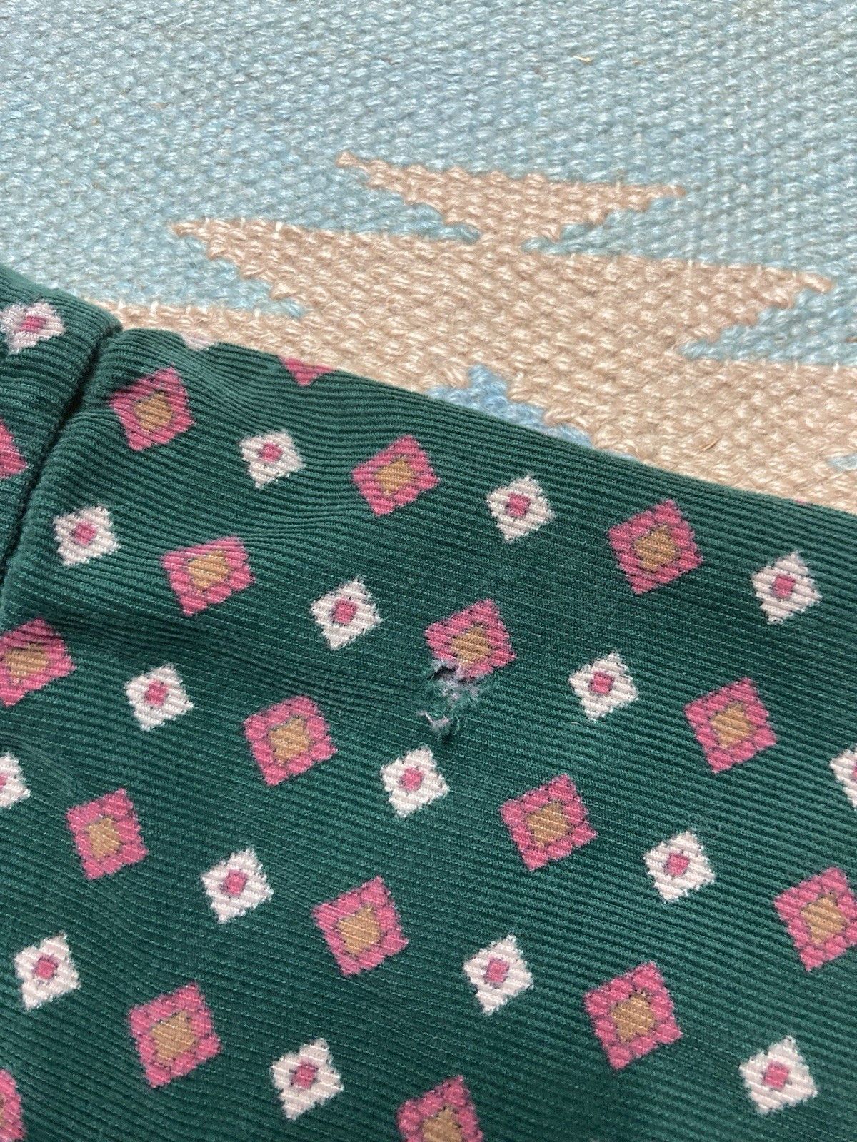 Van Heusen × Vintage Vtg button shirt printed corduroy diamonds distressed medium Size US M / EU 48-50 / 2 - 9 Thumbnail