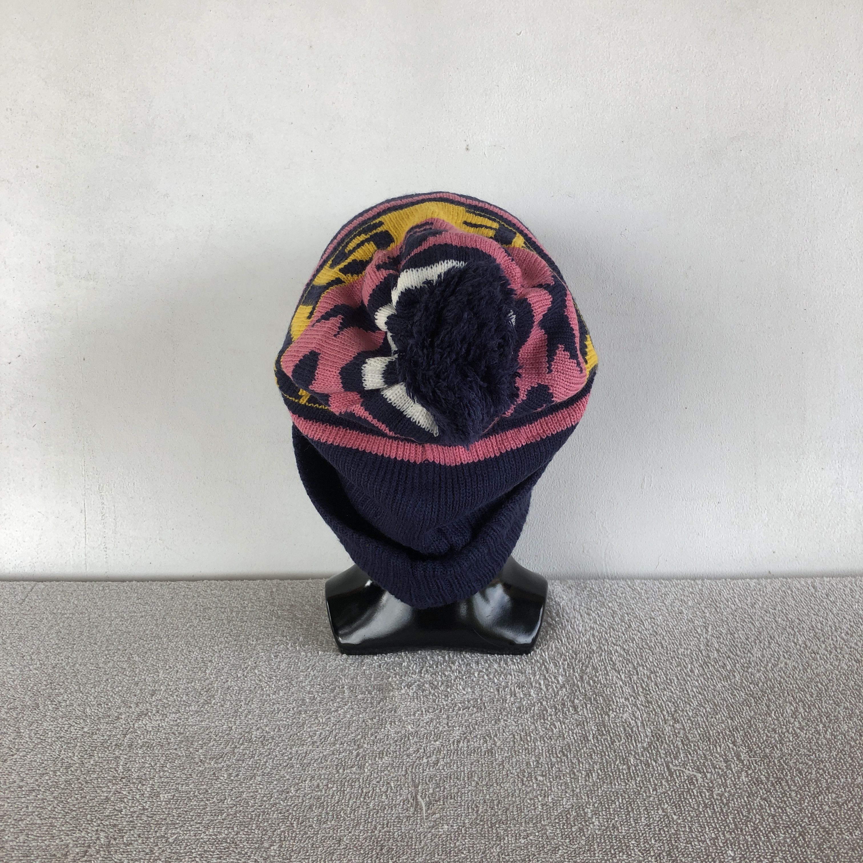 Japanese Brand Vintage Y2K Movie Star Beanie Skulls Pom Pom Snow Caps Hats Size ONE SIZE - 5 Thumbnail