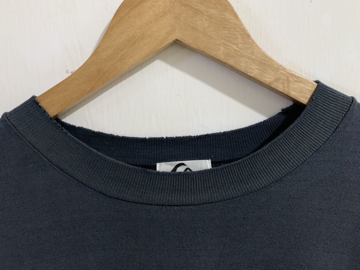 Quicksilver Vintage Quiksilver Big Logo Back Hit Distressed T-shirt Size US L / EU 52-54 / 3 - 4 Thumbnail