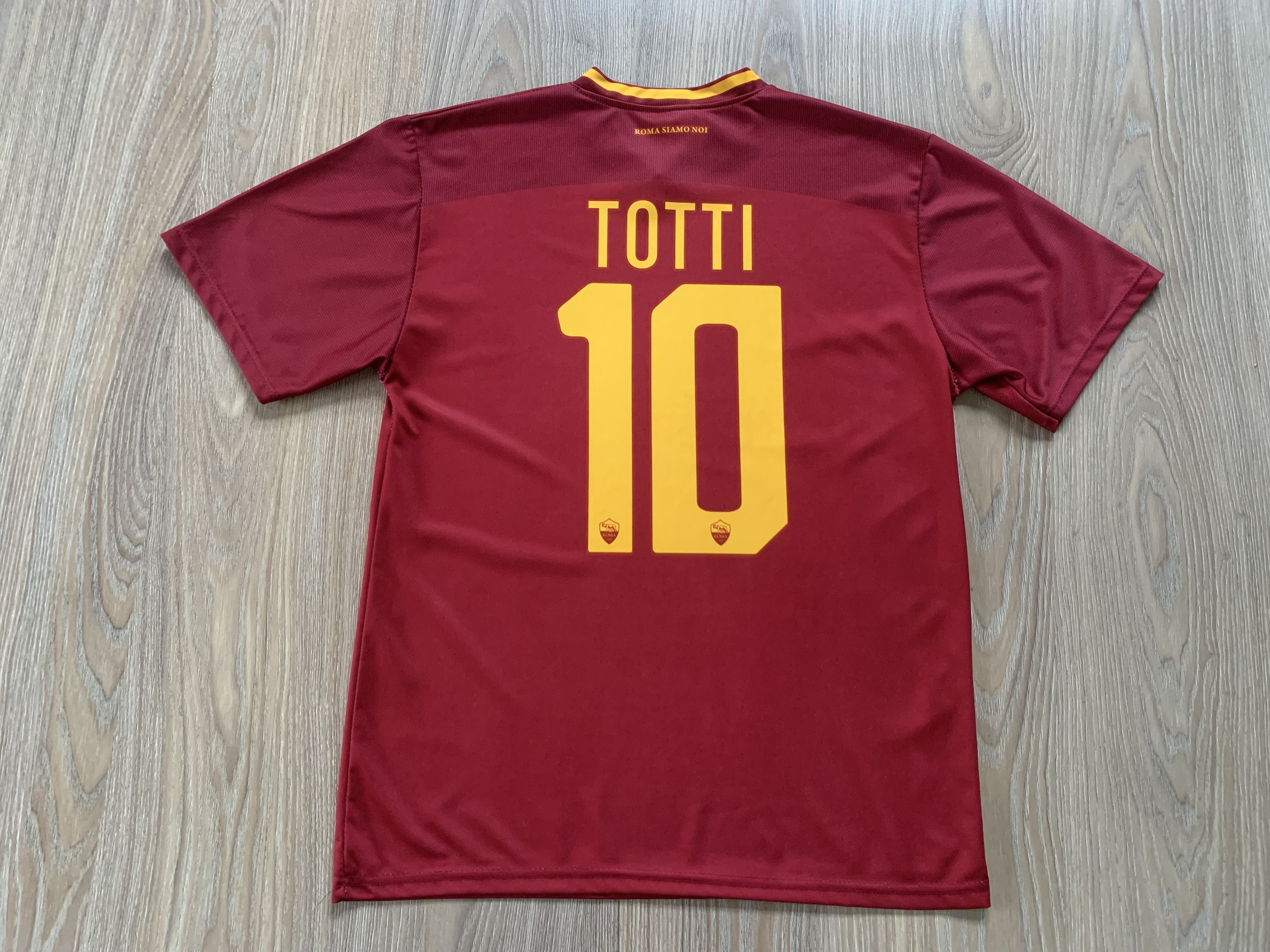 Other Mens AS Roma Totti #10 Red Home Jersey Size US M / EU 48-50 / 2 - 3 Thumbnail