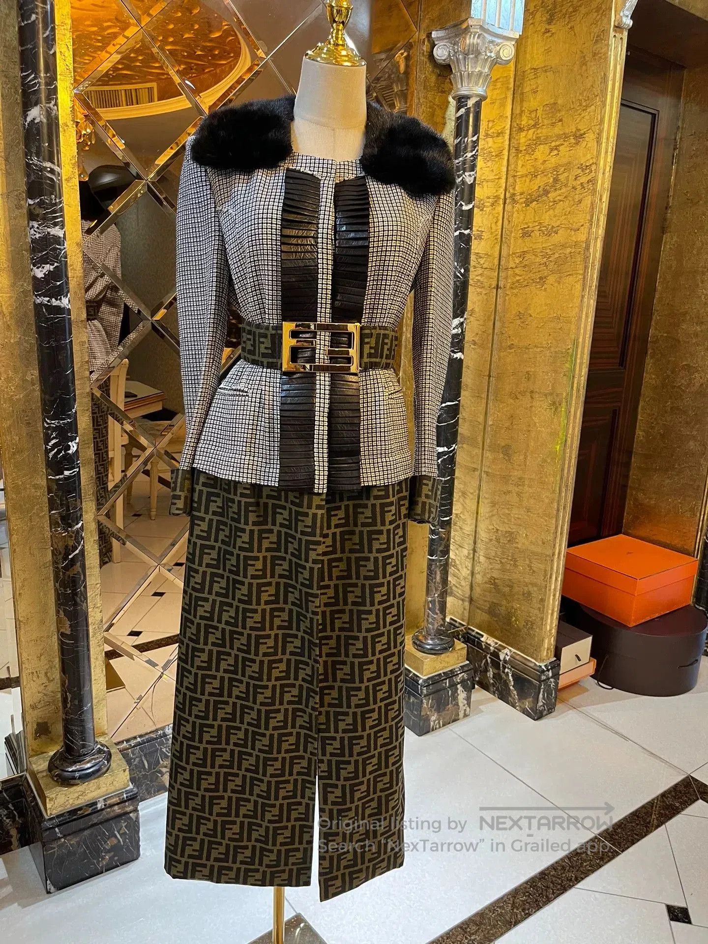 Fendi Fendi Houndstooth Logo Fur Collar Coat. Size US M / EU 48-50 / 2 - 1 Thumbnail