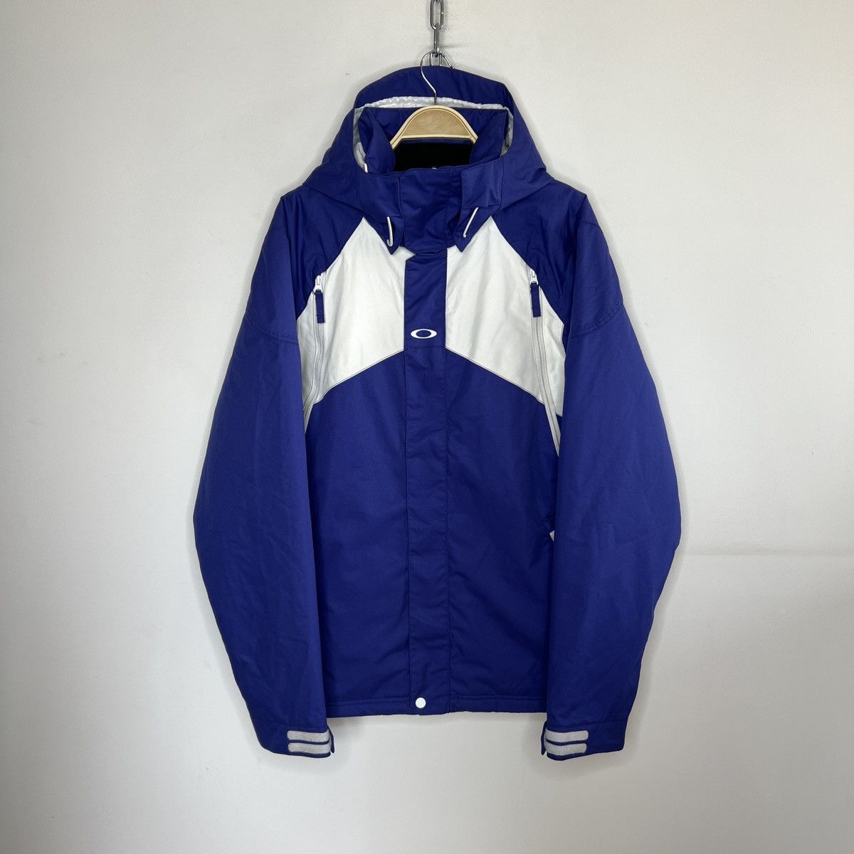 Oakley 00s Oakley Vintage Waterproof Hooded Jacket Y2K Size US L / EU 52-54 / 3 - 1 Thumbnail