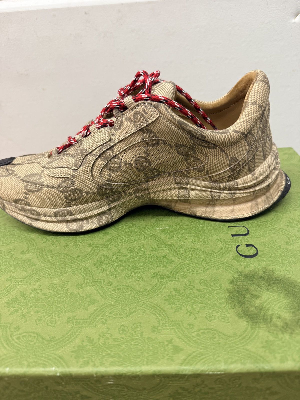 Gucci Gucci runners Size US 6.5 / EU 39-40 - 1 Thumbnail