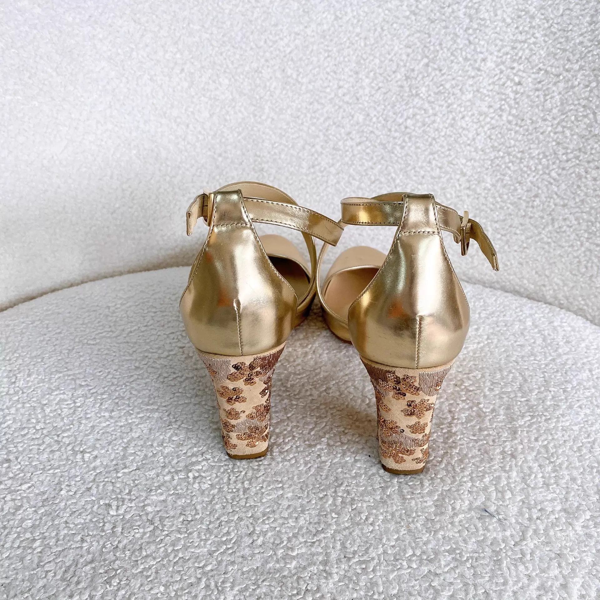 Jimmy Choo Jimmy Choo gold heeled sandals 38 EUR Size US 7.5 / IT 37.5 - 4 Thumbnail