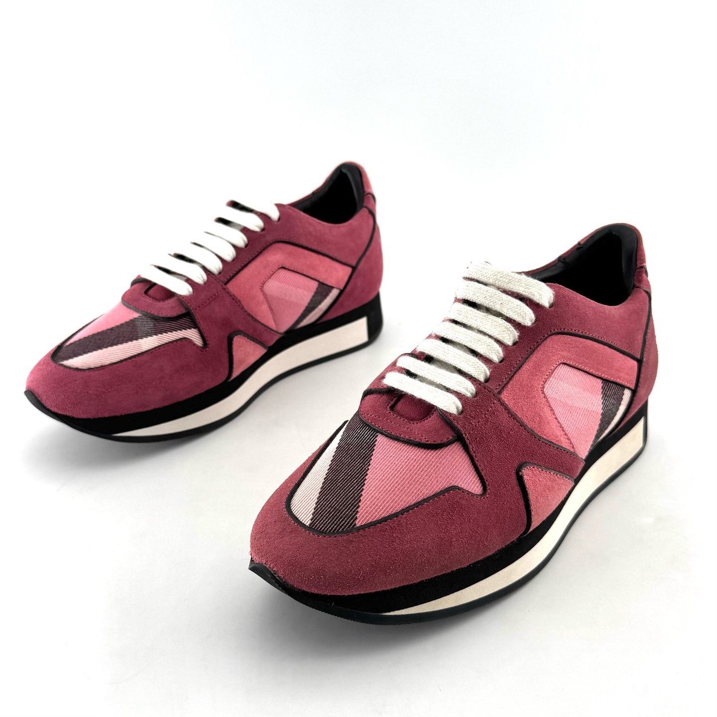 Burberry Burberry Low-Top Round Toe Sneakers Size US 4 / IT 34 - 1 Thumbnail