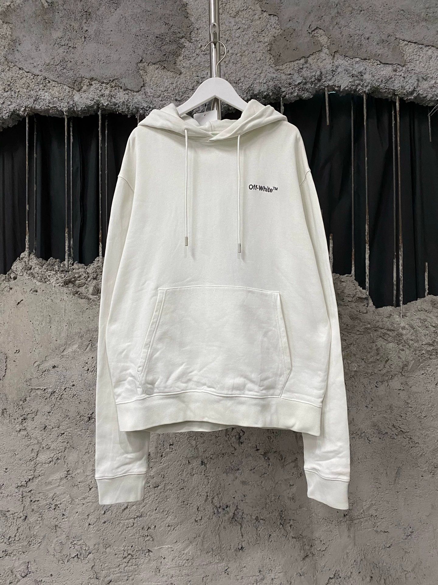 Off-White Ow sweatshirt hoodie M 95% new Size M / US 6-8 / IT 42-44 - 1 Thumbnail