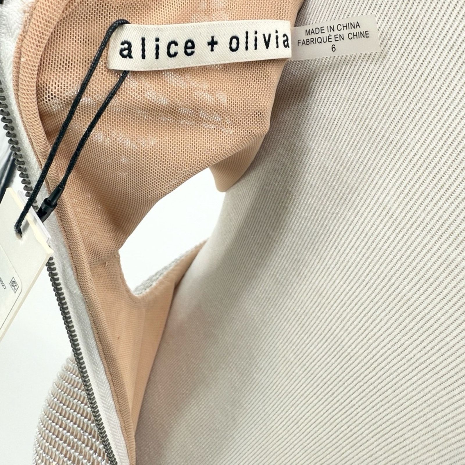 Alice + Olivia Alice and Olivia Havana Chain Embellished Cutout Dress Sz 6 Size M / US 6-8 / IT 42-44 - 8 Thumbnail