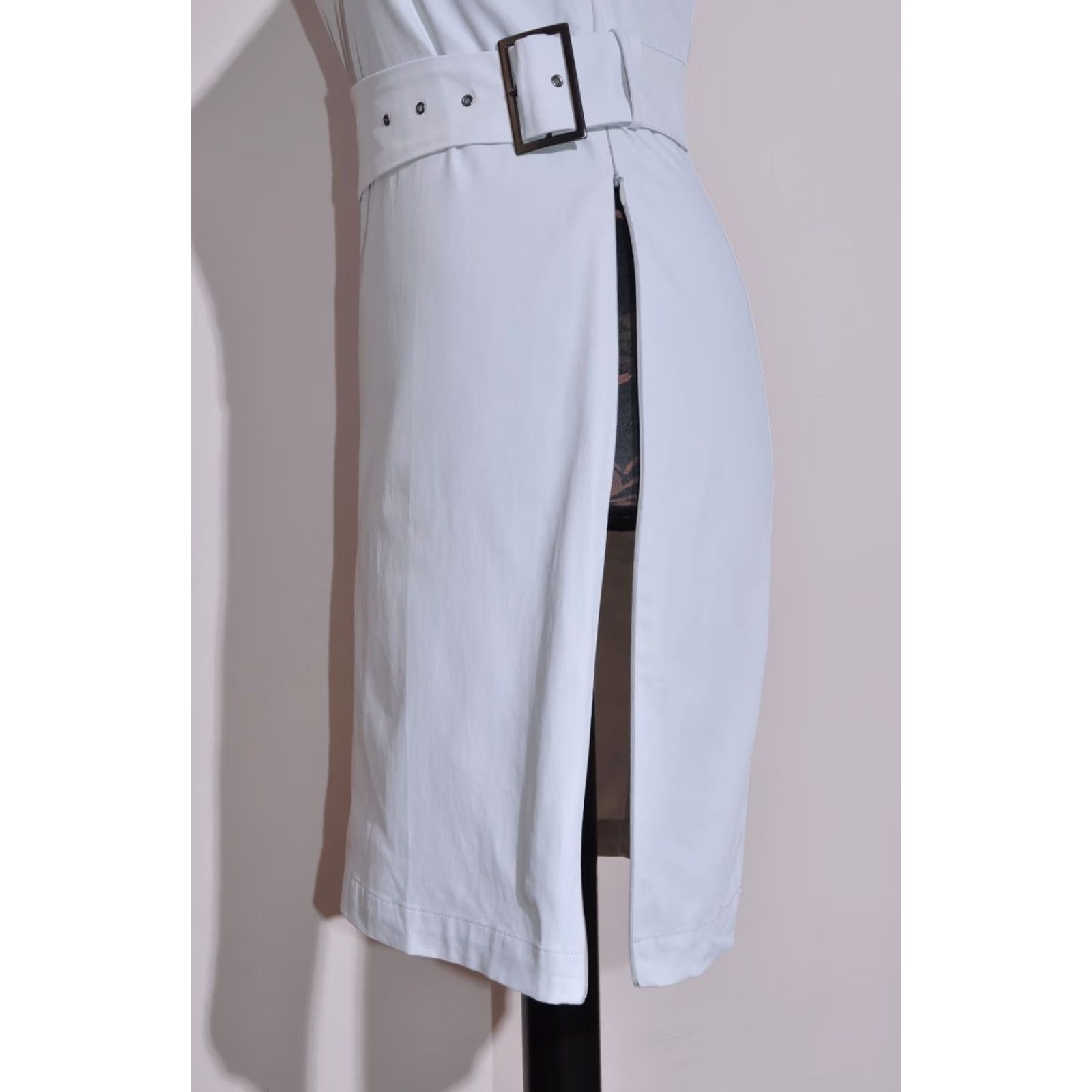 Sarah Pacini Sarah Pacini White Sleeveless Sheath Dress Belted V-Neck Italy Size S Ladies WomenWhite Sleeveless Sheath Dress Belted V-Neck Italy Size S Size S / US 4 / IT 40 - 6 Thumbnail