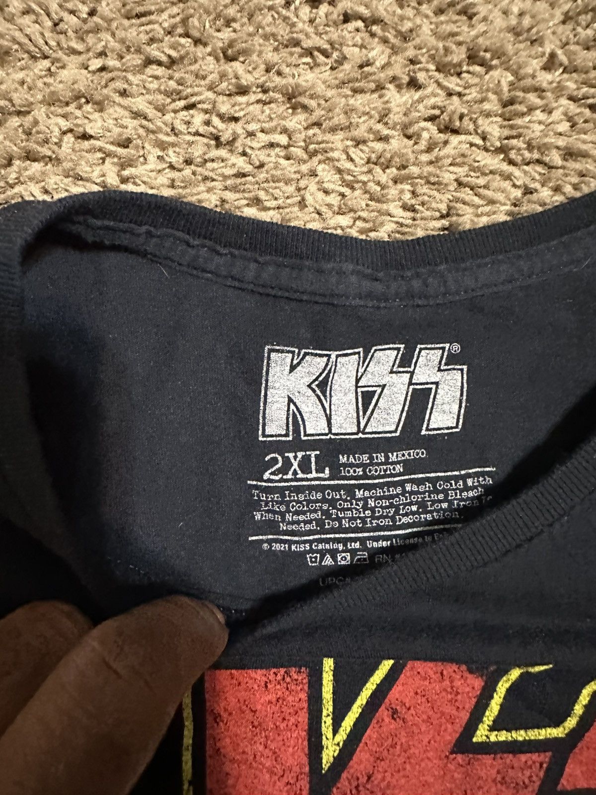 KISS Vintage KISS World Tour '77 “triple black” shirt size 2XL Size US XXL / EU 58 / 5 - 3 Thumbnail