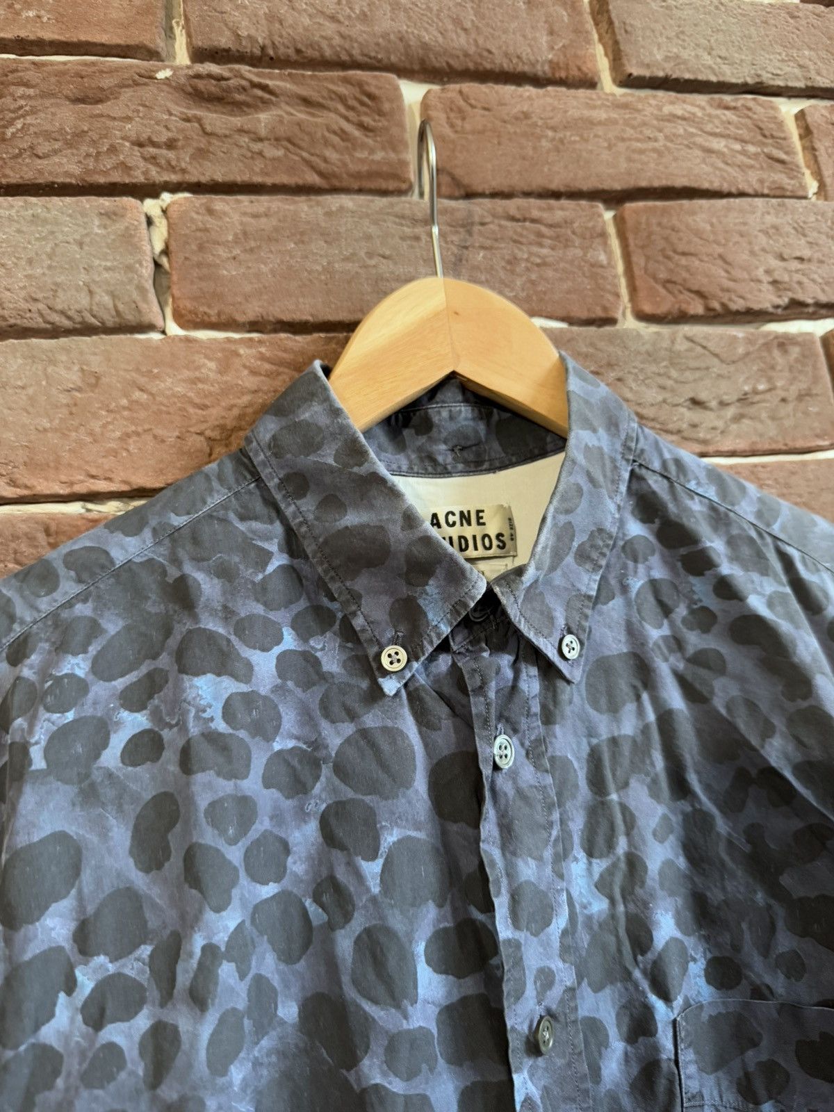 Acne Studios AW13 Acne Studios Isherwood Animal Button Up Shirt Blue 48 Size US M / EU 48-50 / 2 - 5 Thumbnail