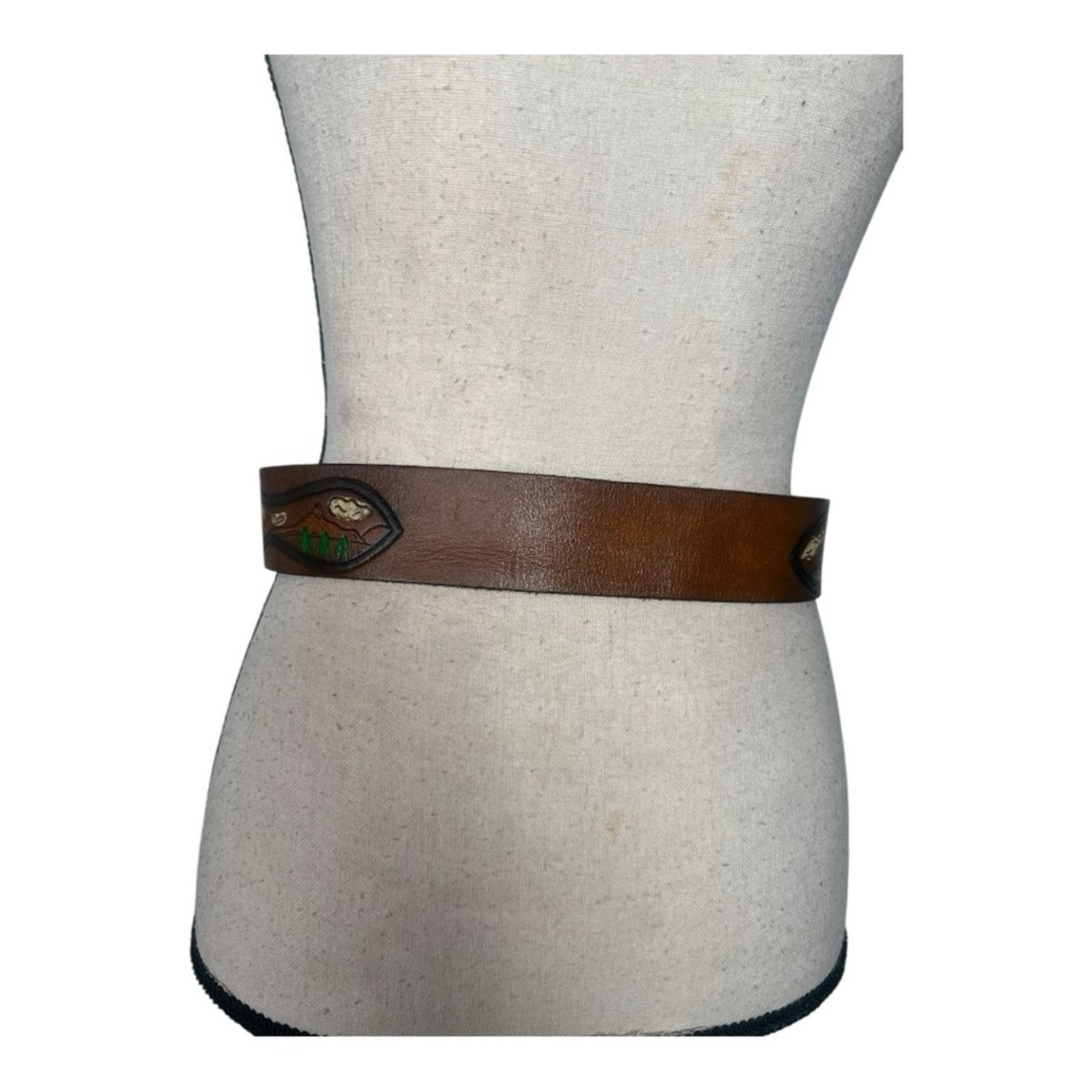 Vintage Artisan Brown Cowhide Leather Belt Textured Surface Design Size ONE SIZE - 5 Thumbnail