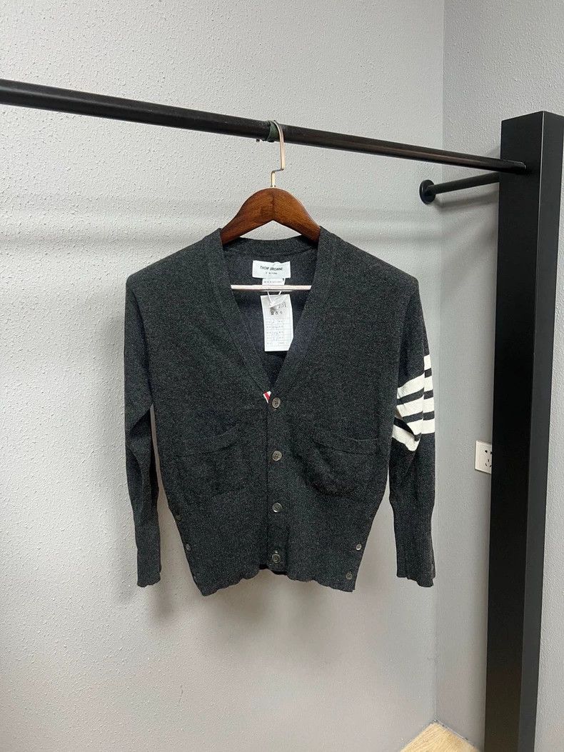 Thom Browne Thom Browne size2 Cashmere cardigan Size US M / EU 48-50 / 2 - 1 Thumbnail