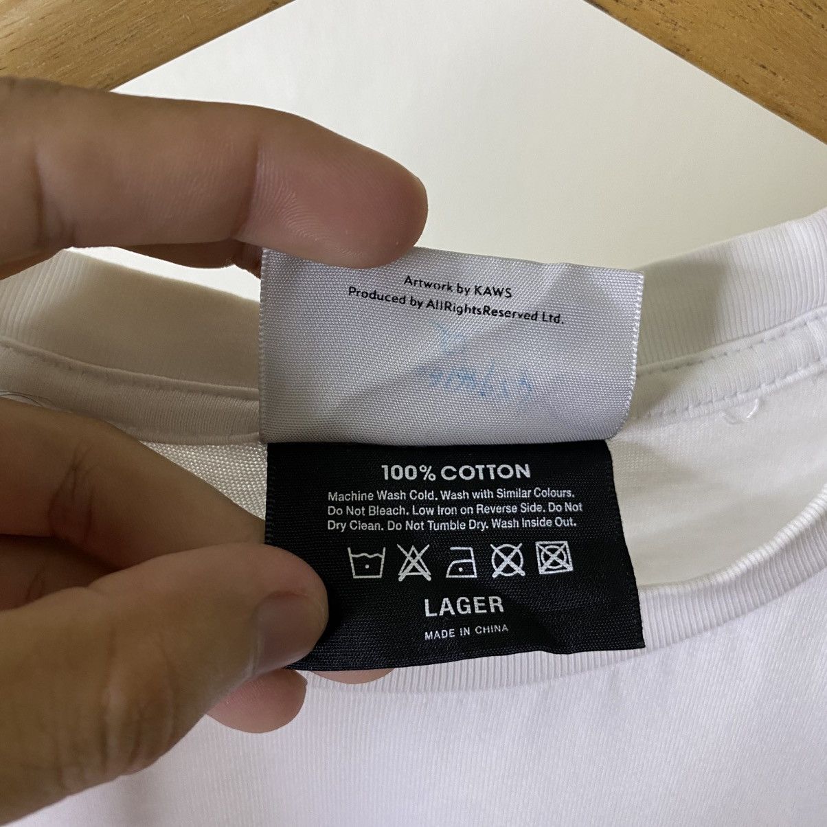 Kaws Seeing Watching x Kaws Collaboration T Shirt Size US M / EU 48-50 / 2 - 4 Thumbnail