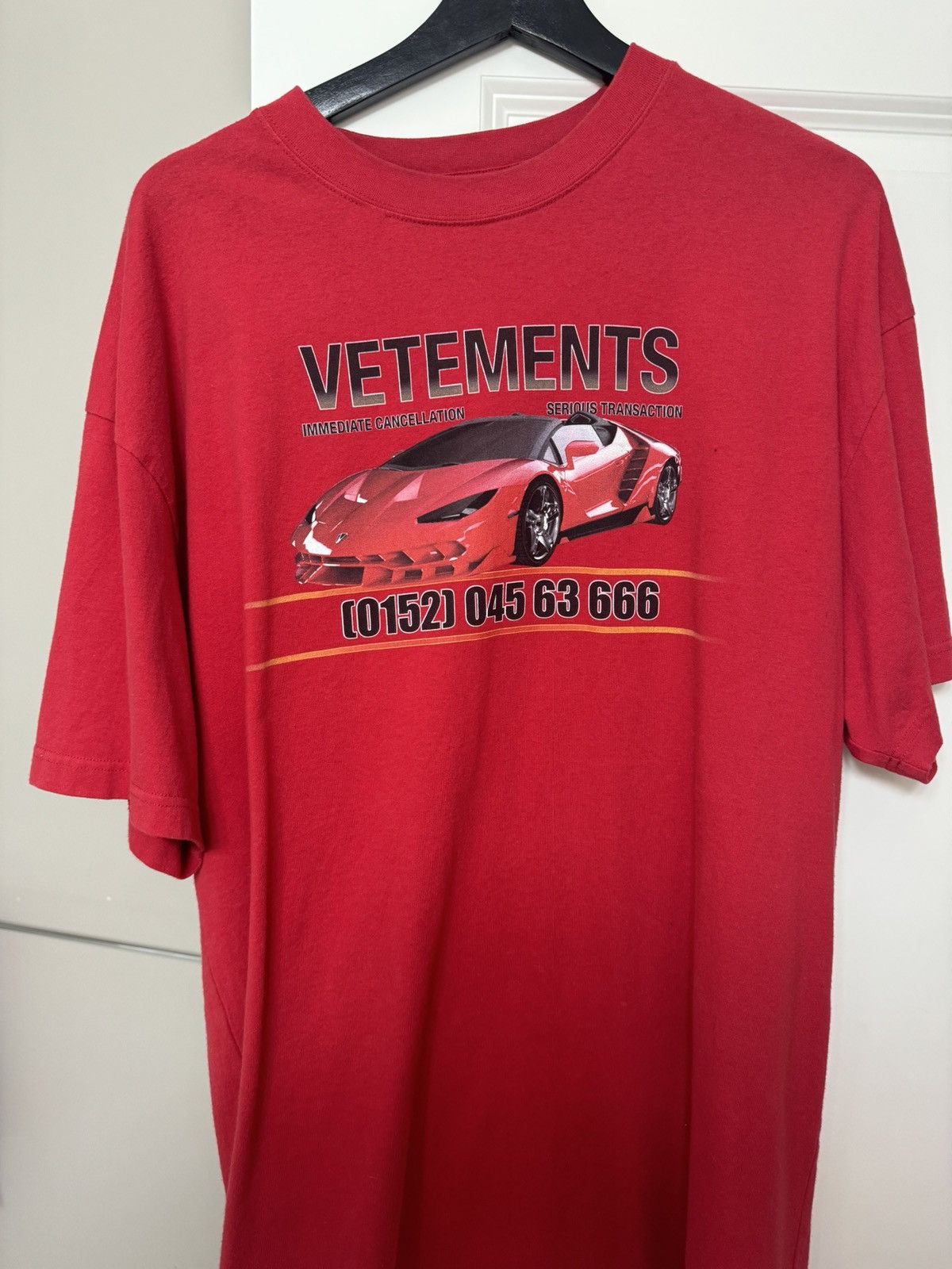 Vetements Hotline tee Size US M / EU 48-50 / 2 - 3 Thumbnail