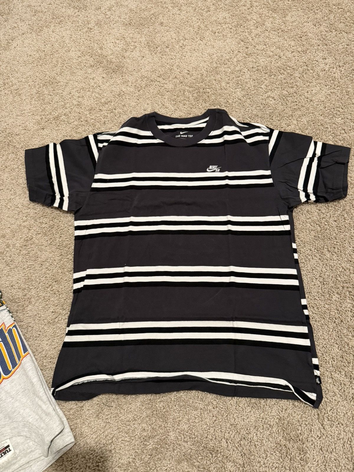 Nike SB Nike SB basics tee Size US M / EU 48-50 / 2 - 1 Thumbnail