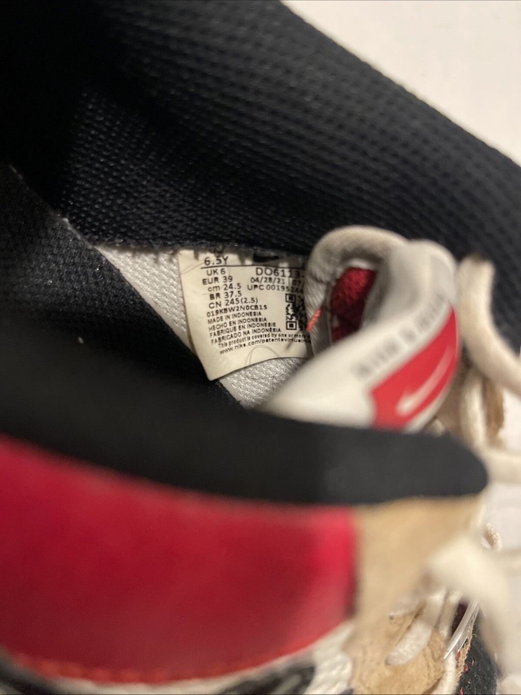 Nike Nike Air Force 1 '07 LV8 Alter & Reveal Sz 6.5 Black Gum Red Size US 6.5 / EU 39-40 - 7 Thumbnail
