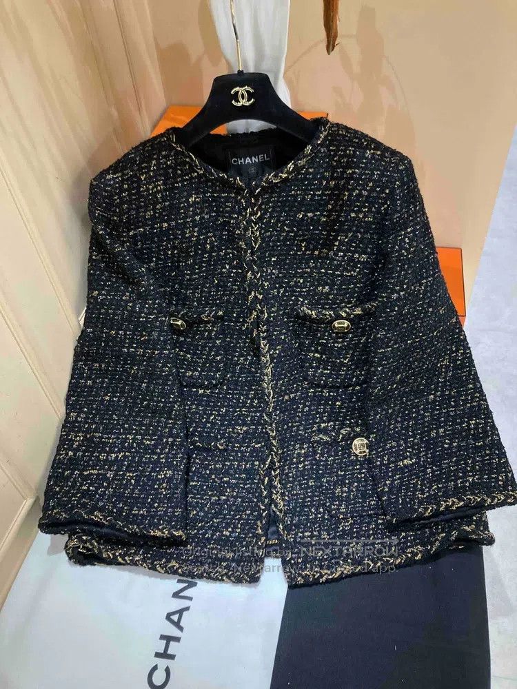 Chanel Chanel 19a Egyptian black gold silhouette coat Size XS / US 0-2 / IT 36-38 - 1 Thumbnail