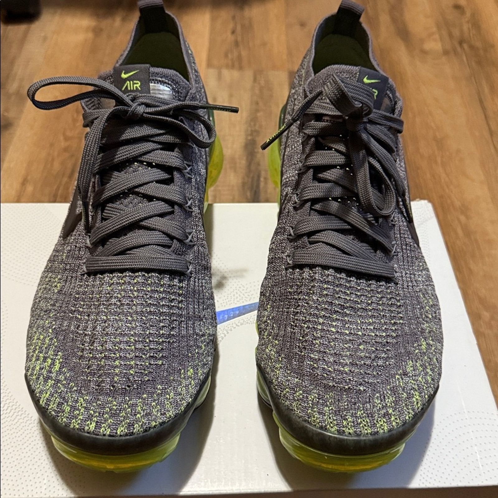 Nike 2019 Nike Air Vapormax Flyknit 3 Gunsmoke Thunder Grey Volt Size US 9.5 / EU 42-43 - 6 Thumbnail