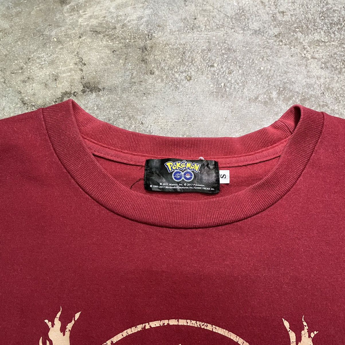 Anime × Pokemon × Vintage 2017 POKEMON GO MOLTRESS GAME T SHIRT Size US S / EU 44-46 / 1 - 2 Thumbnail