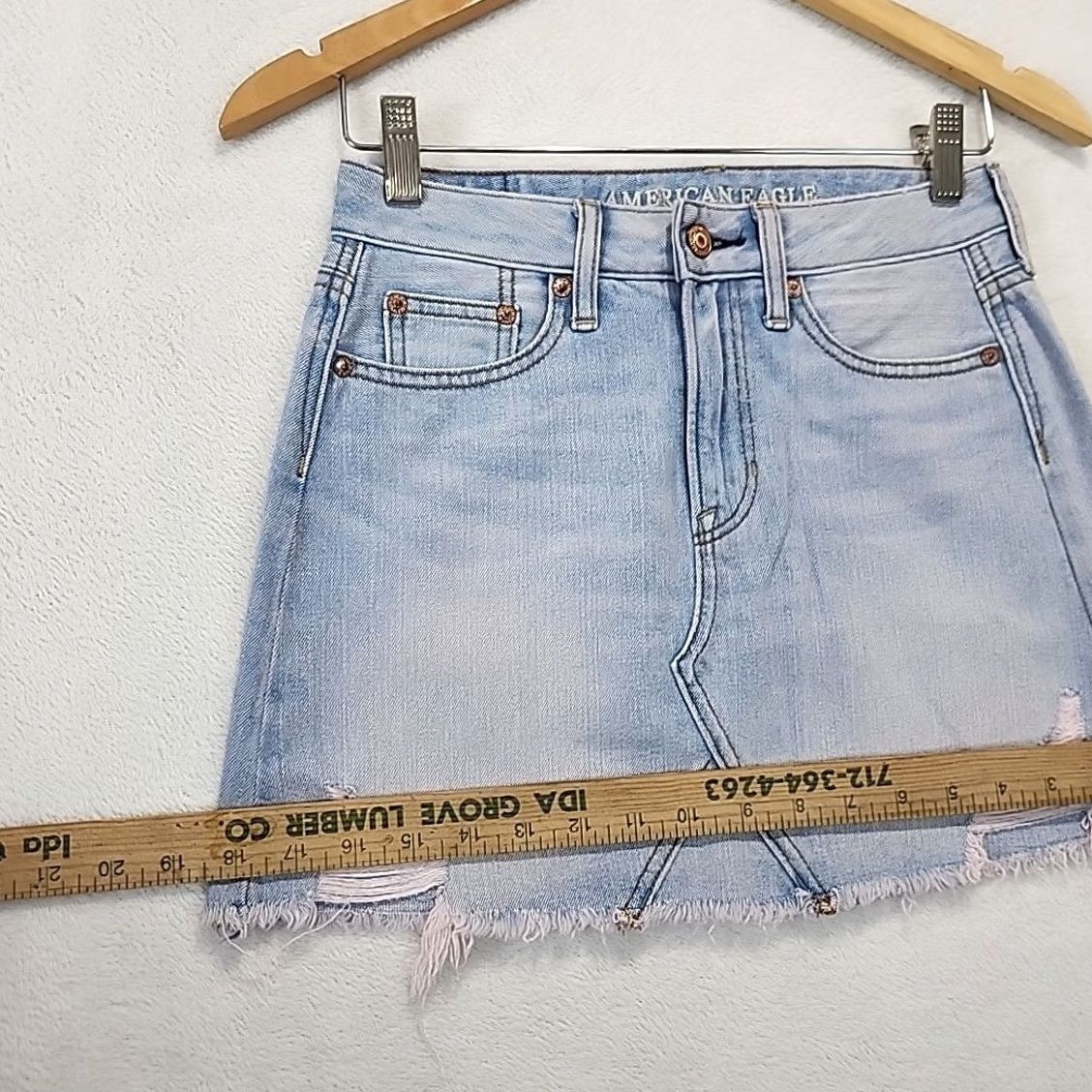 American Eagle Outfitters VINTAGE American Eagle Light Wash Distressed Denim Mini Skirt Womens Size 00 XS Blue Pocket Zip Front Short 90s style Womens Size 24" / US 00 / IT 34 - 6 Thumbnail